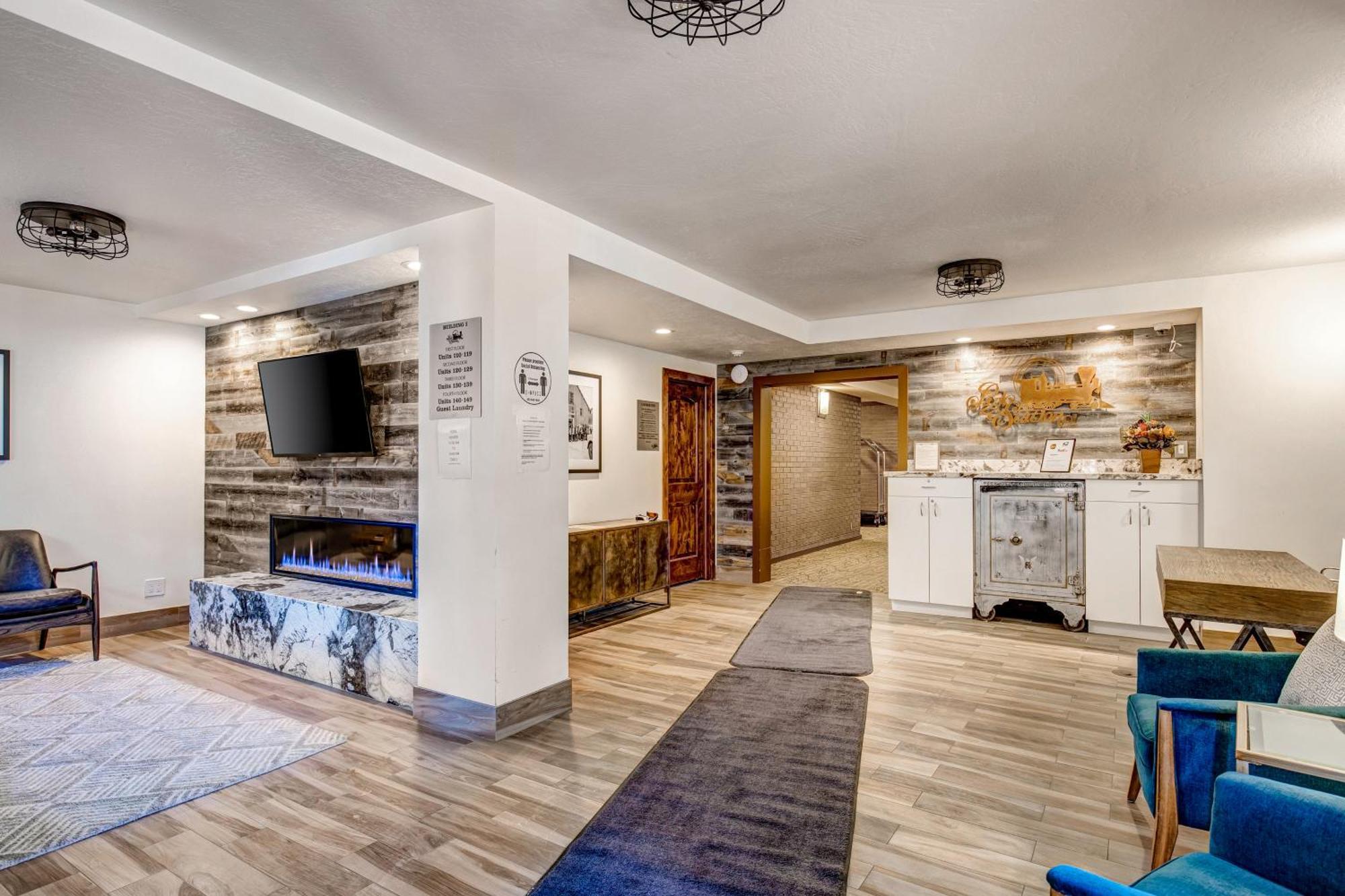 Park Station Family Retreat Villa Park City Ruang foto