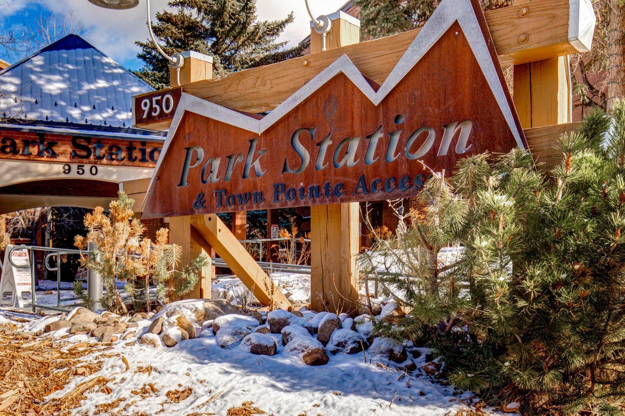 Park Station Family Retreat Villa Park City Ruang foto