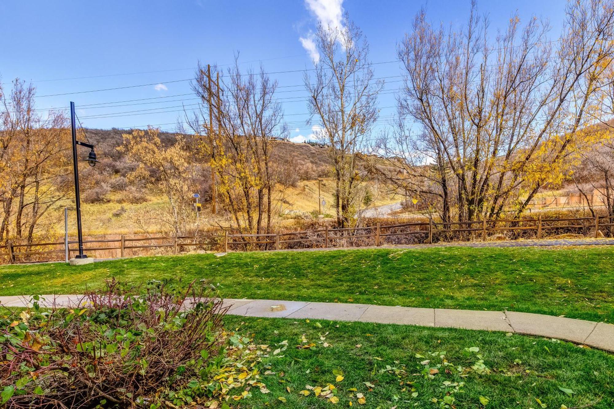 Park Station Family Retreat Villa Park City Ruang foto